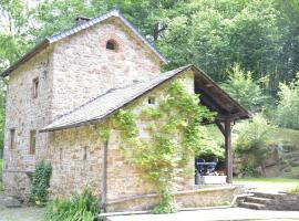 Cottage in the heart of the Ardennes woods，位于Harre的酒店