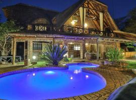 Kruger Riverside Lodge - No Load-shedding，位于玛洛斯帕克的浪漫度假酒店