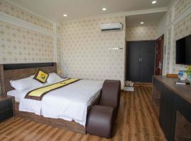 Phương Quyên Hotel，位于Bến Lức的酒店