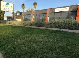 太空城汽车旅馆
