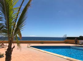 Holiday in Playa Calera - Swimming pool，位于巴耶格兰雷伊的酒店