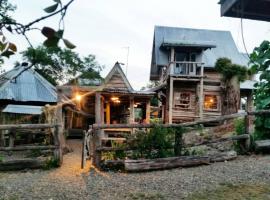 Unique Farm Escape in the Sunshine Coast Hinterland，位于Bollier的酒店