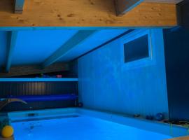Gite 5 pers avec 2h espace bien-être privatisé inclus dans le prix de la nuit 80m2 de détente，位于Équilly的酒店