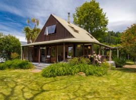 Secret Garden Lodge - Marahau Holiday Home，位于玛拉豪的度假屋