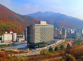 Jeongseon Intoraon Hotel，位于旌善黄寺池附近的酒店