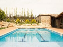 Gironella Villa Sleeps 18 with Pool，位于希罗内利亚的酒店