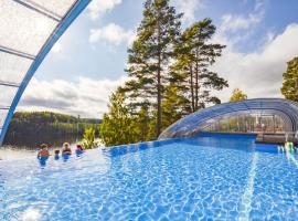 Årjäng Camping & Stugor Sommarvik，位于奥尔延的酒店