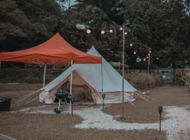 Kampung Glamping，位于新加坡的酒店