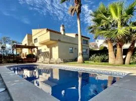 Villa Martina 4 bedroom villa with air conditioning & private swimming pool ideal for families