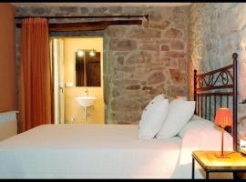 Villa in Perafita Sleeps 4 with Pool and Air Con，位于Perafita的酒店