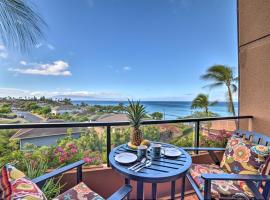 Ocean-View Maui Penthouse with Balcony and Pool Access，位于卡哈纳的酒店