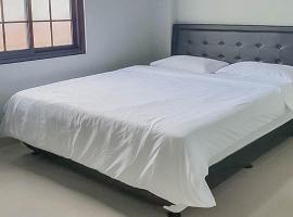 KoolKost Syariah near RSUD Siaga Medika Purbalingga (Minimun Stay 6 Nights)，位于Kembaran的酒店