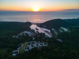 河口Spa酒店，位于爱德华港的带泳池的酒店