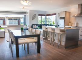 The Condo On The Beach - Onetangi - Luxury at The Sands by Waiheke Unlimited，位于欧尼坦基的豪华酒店