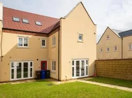 6 Bedroom New Build Detached House in Bicester