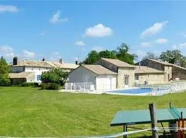Maison charmante à Saint-Vincent-la-Châtre avec piscine partagée