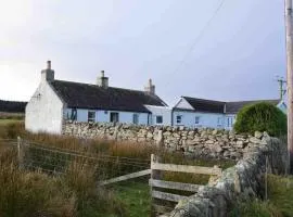 Quaint and quirky coastal Cottage Islay