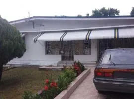 Chantal House Sleeps 8 with Garden