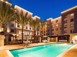 Staybridge Suites Irvine - John Wayne Airport by IHG，位于尔湾的酒店