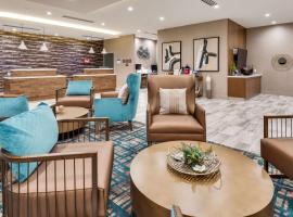 Best Western Plus Desoto，位于奥利夫布兰奇的酒店
