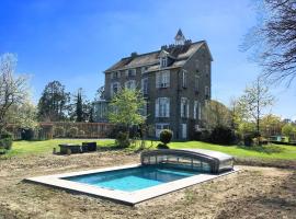 Spacious Family Holiday Home，位于Forrières的酒店