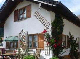 Delightful Holiday Home in Unterammergau，位于翁特拉梅尔高的乡村别墅