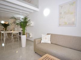 Modern holiday home in Olh o with terrace，位于奥良的酒店