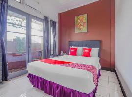 OYO 90064 Hotel Salon Fora & Cafe，位于万隆的酒店