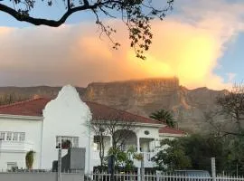 Mountain Manor Guest House & Executive Suites