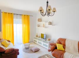 Apartamento T2 Carvoeiro-Lagoa preços acessíveis，位于拉戈阿水花四溅水上乐园附近的酒店