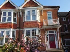 Gorgeous 4-Bed House in Bexhill-on-Sea sea views