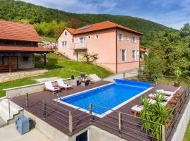 Pet Friendly Home In Kostanjevac