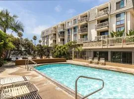 Bargain Condo in Beach Resort A-206