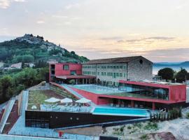 Winery & Design hotel ROXANICH，位于莫托文的酒店