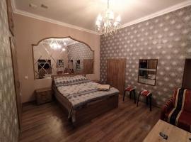 apartament oriental tale in old cyti Baku，位于巴库阿塞拜疆地毯博物馆附近的酒店