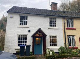 Rock View Cottage, 2 bedrooms near Alton Towers，位于奥尔顿的乡村别墅