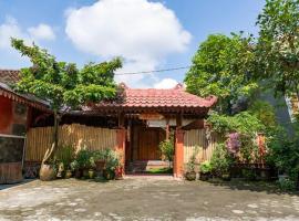 Rumah Ukhi Guest House，位于日惹的酒店