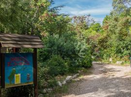 Auberge de Jeunesse HI Nîmes，位于尼姆的青旅