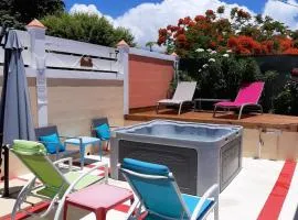 Maison charmante avec vue sur la mer à Petit-Canal + Jacuzzi