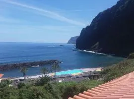 Lovely Sea View 3-Bed House in p Delgada Madeira