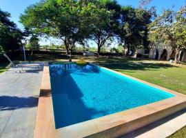 Kampu Nature Pool Villa Rayong，位于罗勇罗勇水族馆附近的酒店