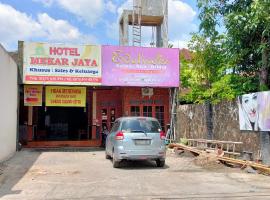 Hotel Keluarga Mekar Jaya Syariah Near UNS Solo，位于Palur的酒店