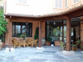 Hotel Panorama，位于切雷托迪斯波莱托的酒店