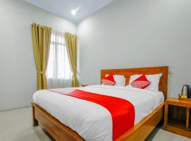 OYO 3277 Inayah Pkpri Hotel Syariah，位于西冷的酒店