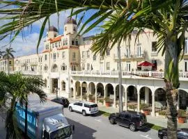 Palm Beach Hotel Petite Retreat 2 blocks to beach!! Historic Landmark
