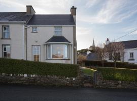 Beautiful sea views and fireplace in Dunfanaghy，位于邓法纳希的度假屋