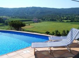 Gironella Villa Sleeps 11 with Pool，位于希罗内利亚的酒店