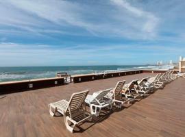 Ocean Front Condo sleeps 4 - on the Ocean - Marina View- Tiara Sands Resort，位于马萨特兰的度假村