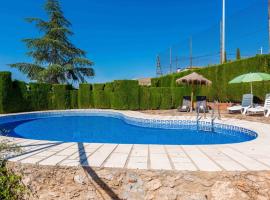 Villa Leonor Monachil by Ruralidays，位于莫纳奇尔的带泳池的酒店