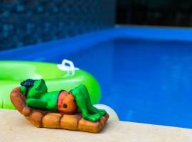 Lazy Frog Guest House，位于卡乌罗西姆杜萨加瀑布附近的酒店